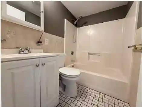Prof. managed Condo in Newton MA