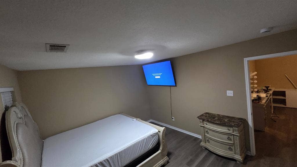 ROOMS AVAILABLE