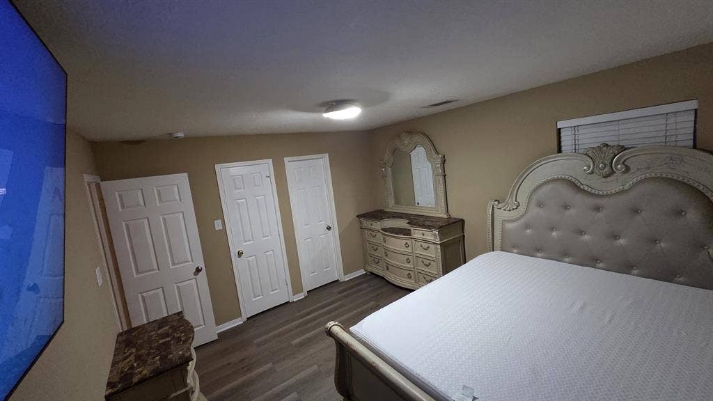 ROOMS AVAILABLE