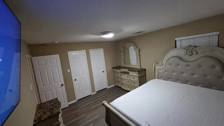 ROOMS AVAILABLE