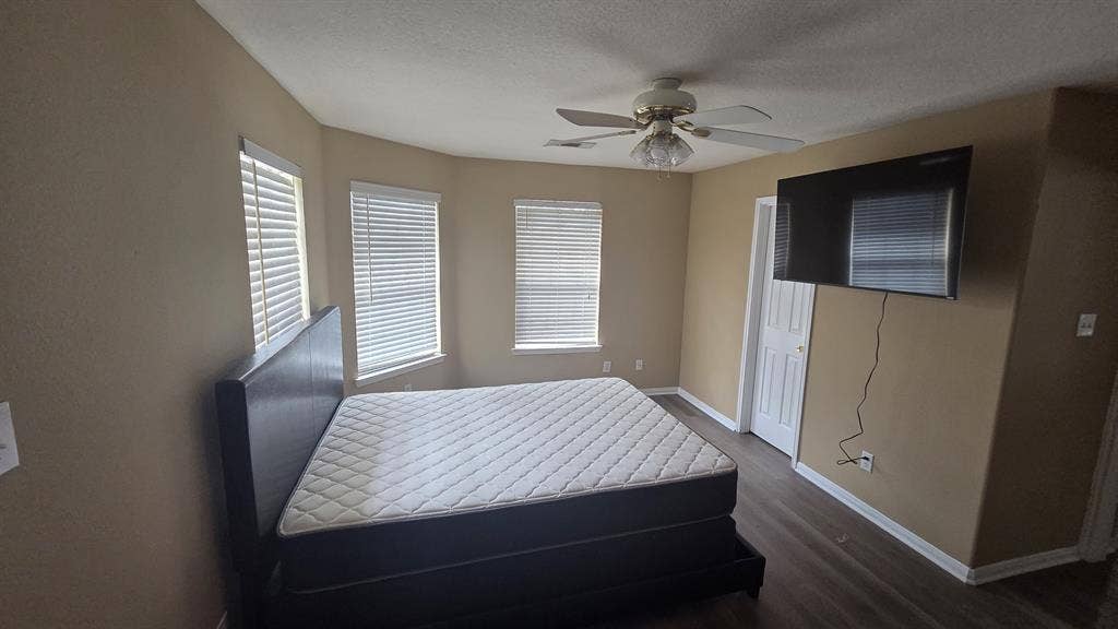 ROOMS AVAILABLE