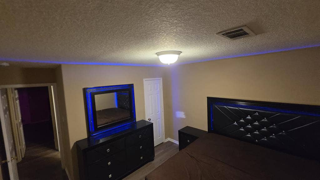 ROOMS AVAILABLE