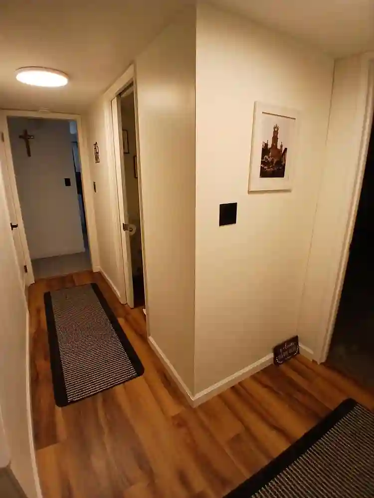 Room for Rent near River with Pool