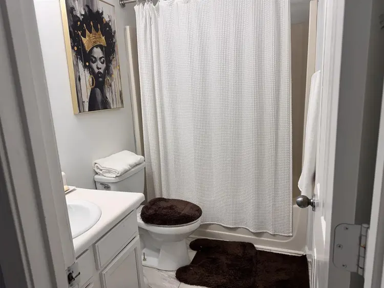Room in safe quiet neighborhood