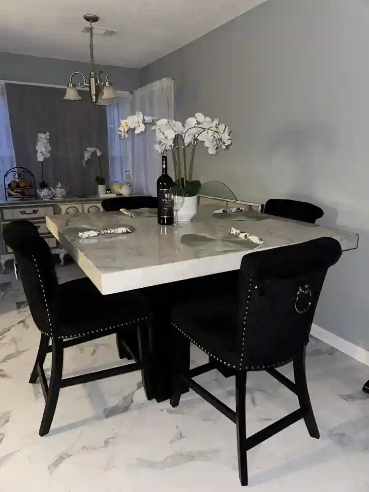 Room in safe quiet neighborhood