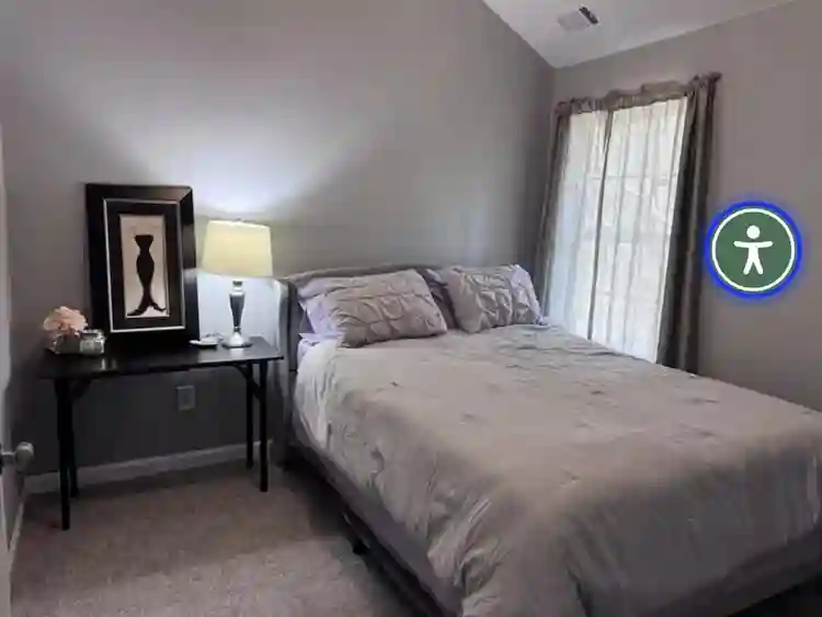 Room in safe quiet neighborhood