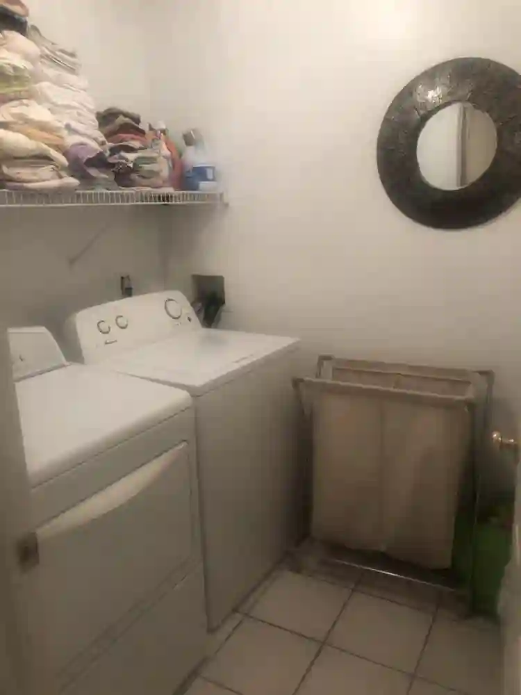 Hey 👋🏻 Furnished room for rent!