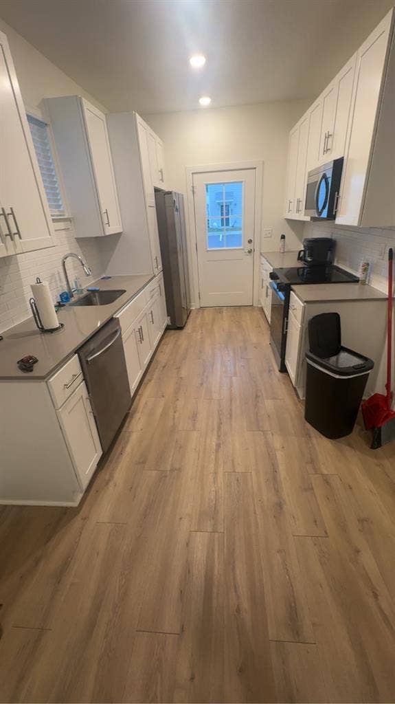 Private standalone townhome room
