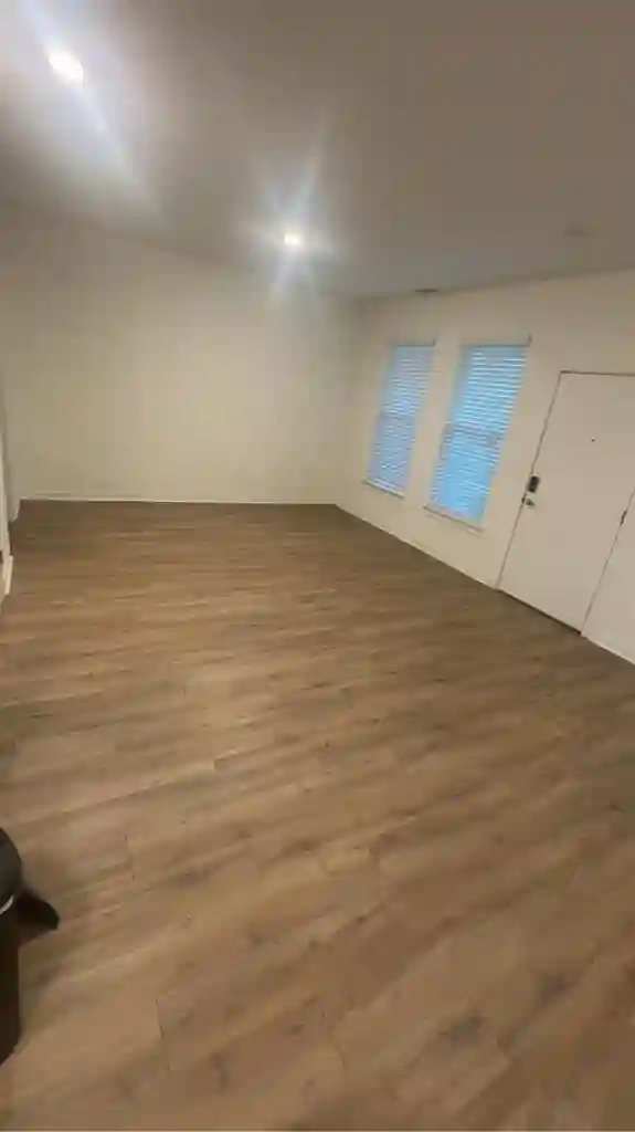 Private standalone townhome room
