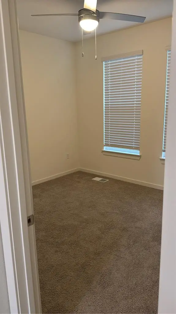 Private standalone townhome room