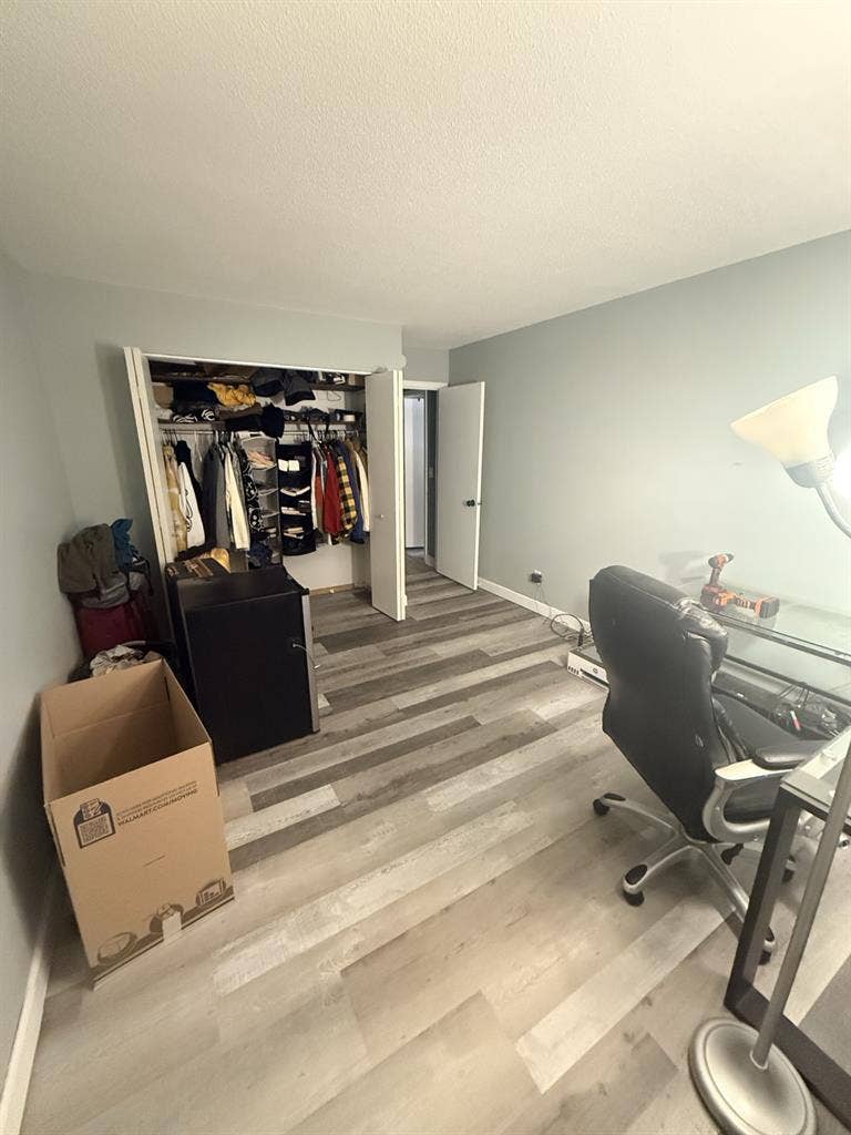 Private room w closet