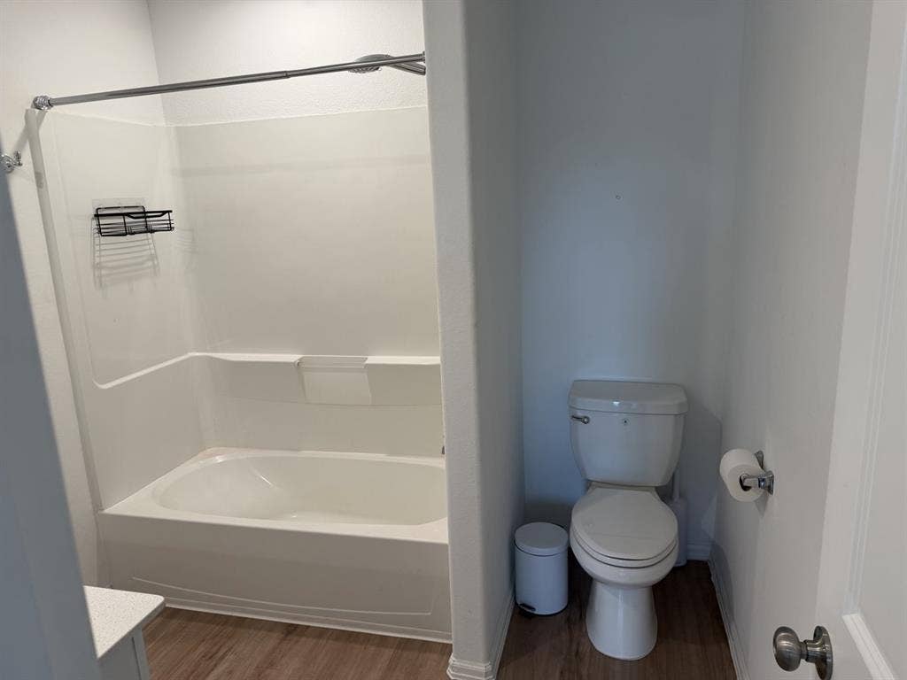 Master bedroom for rent