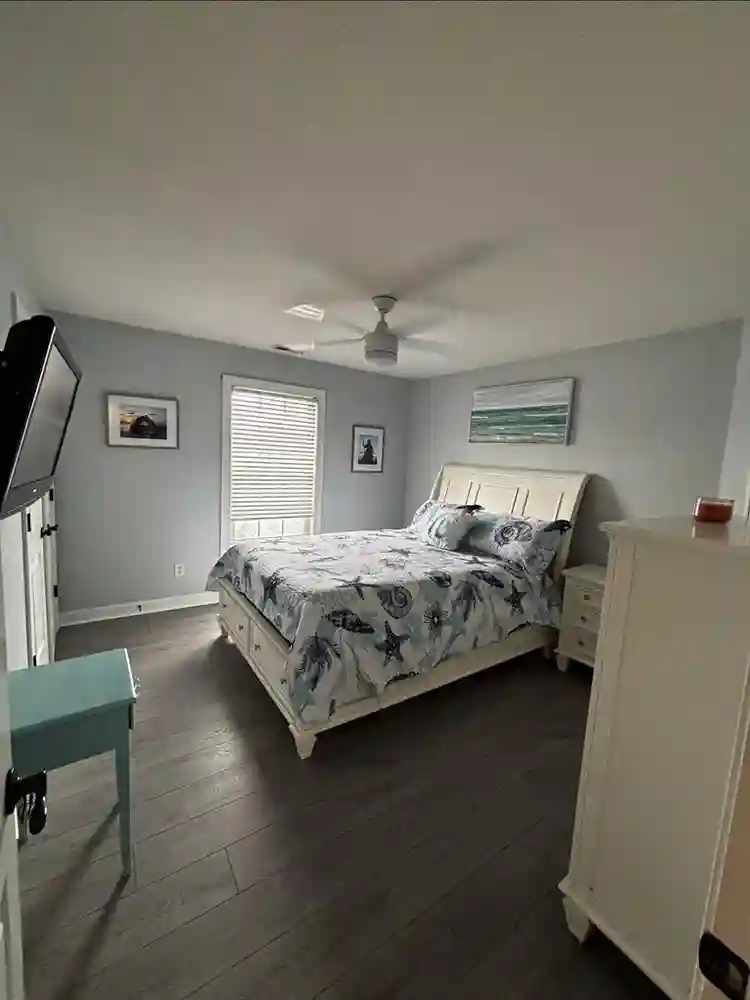 Gorgeous lakefront home Va.Beach