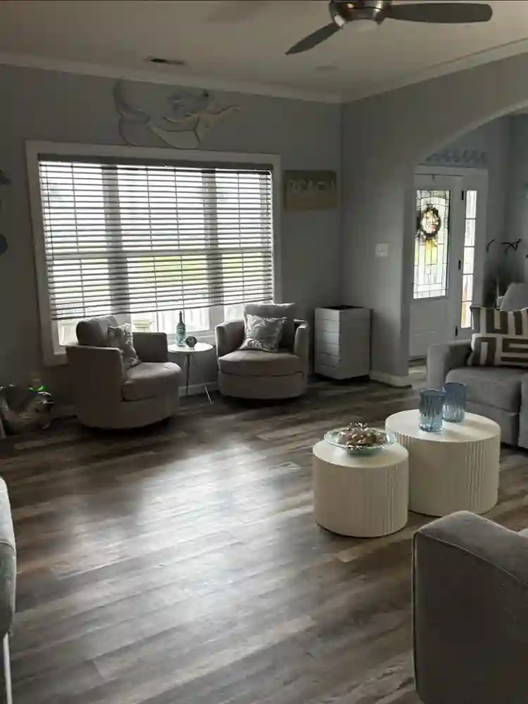 Gorgeous lakefront home Va.Beach