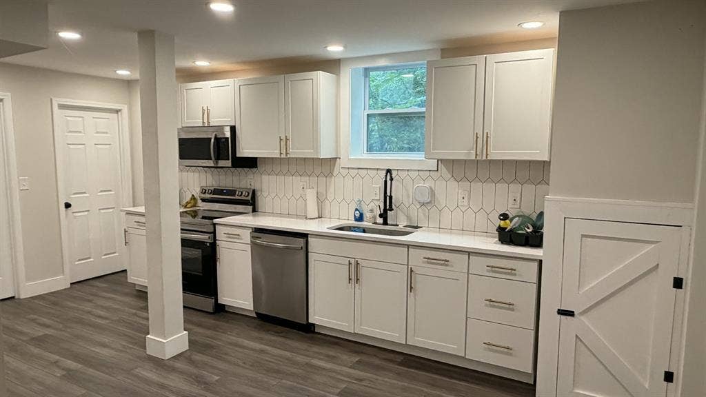 🔥 Renovated Bedroom Decatur 😍