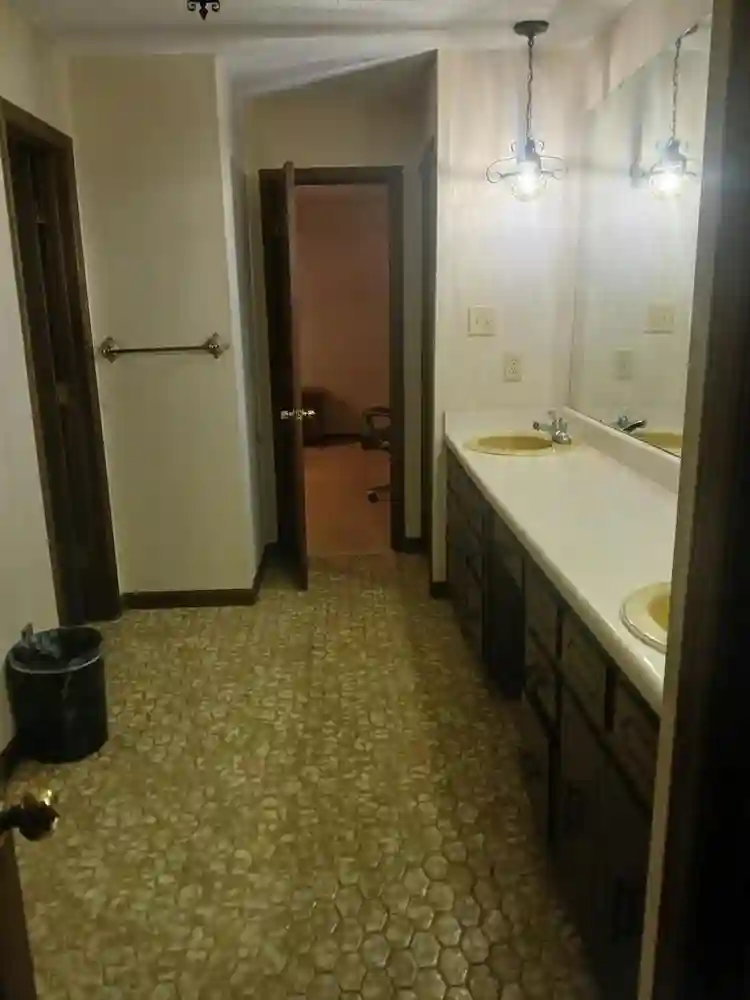 Private room and bathroom on lake
