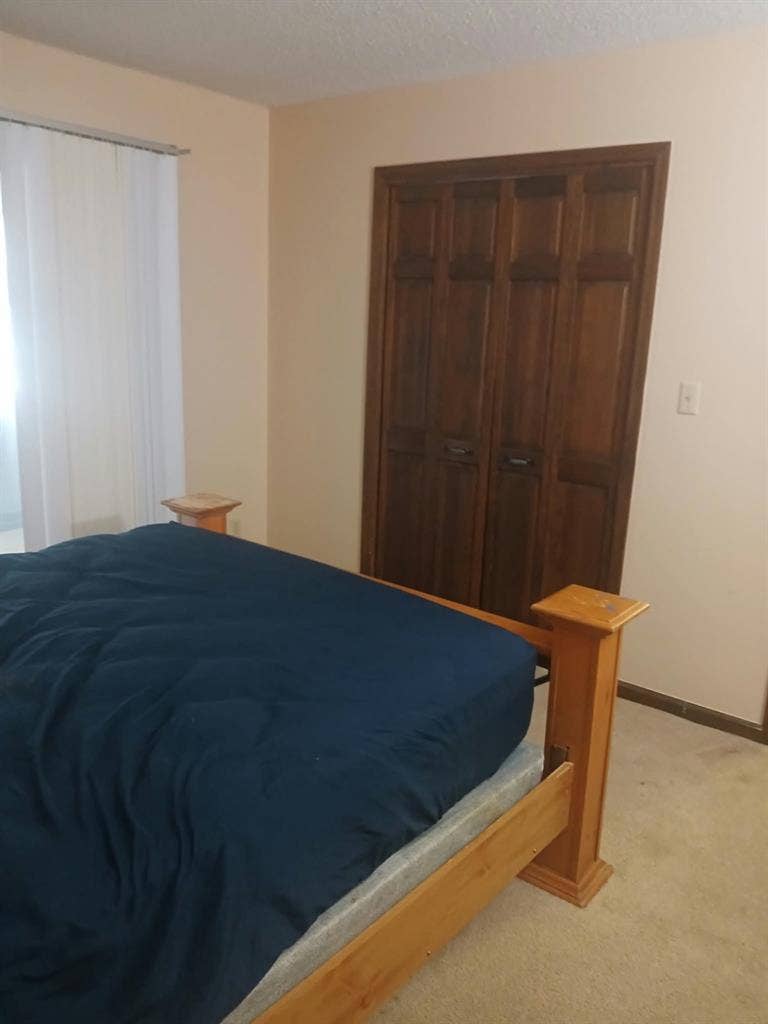 Private room and bathroom on lake