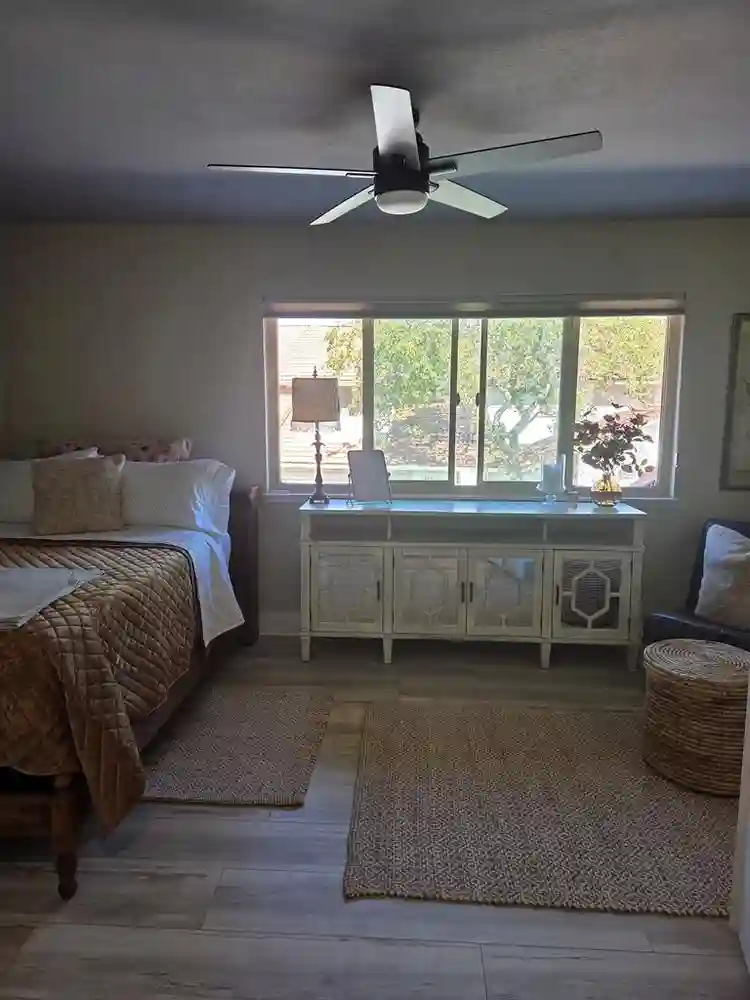 BEAUTIFUL FURNISHED ROOM 4 RENT