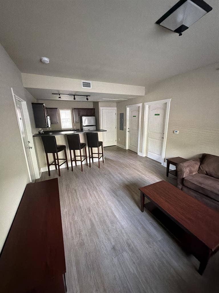 Lodges Jan-July Sublease