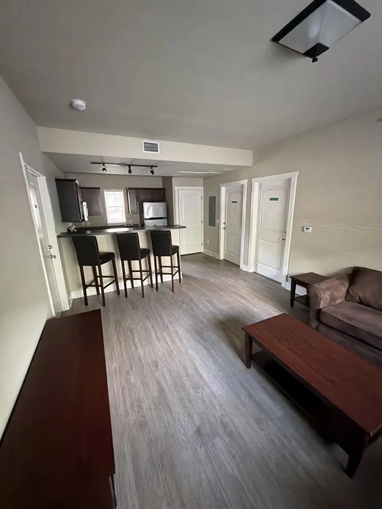 Lodges Jan-July Sublease