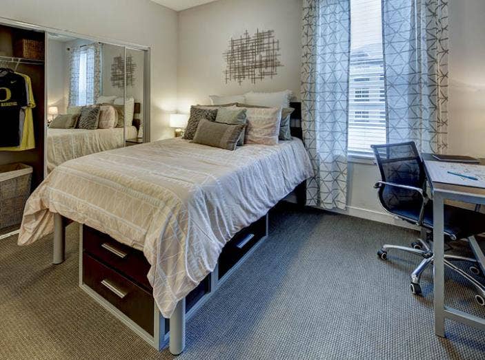 Sublet for 2125 Franklin Unit