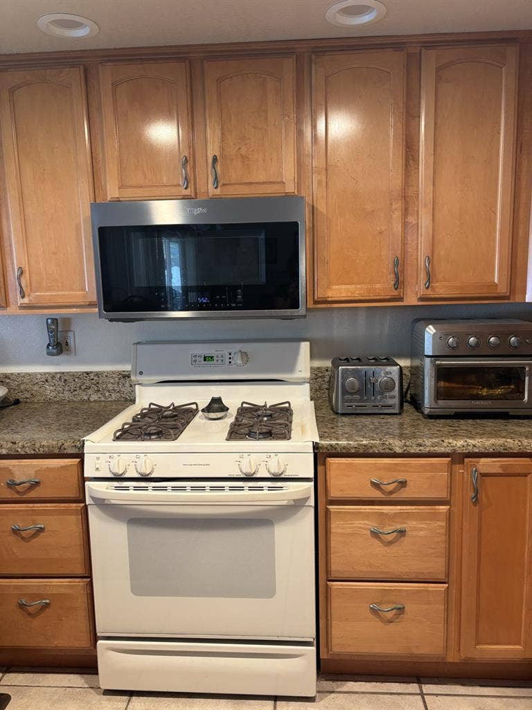 Furnished Bedroom for rent upstairs