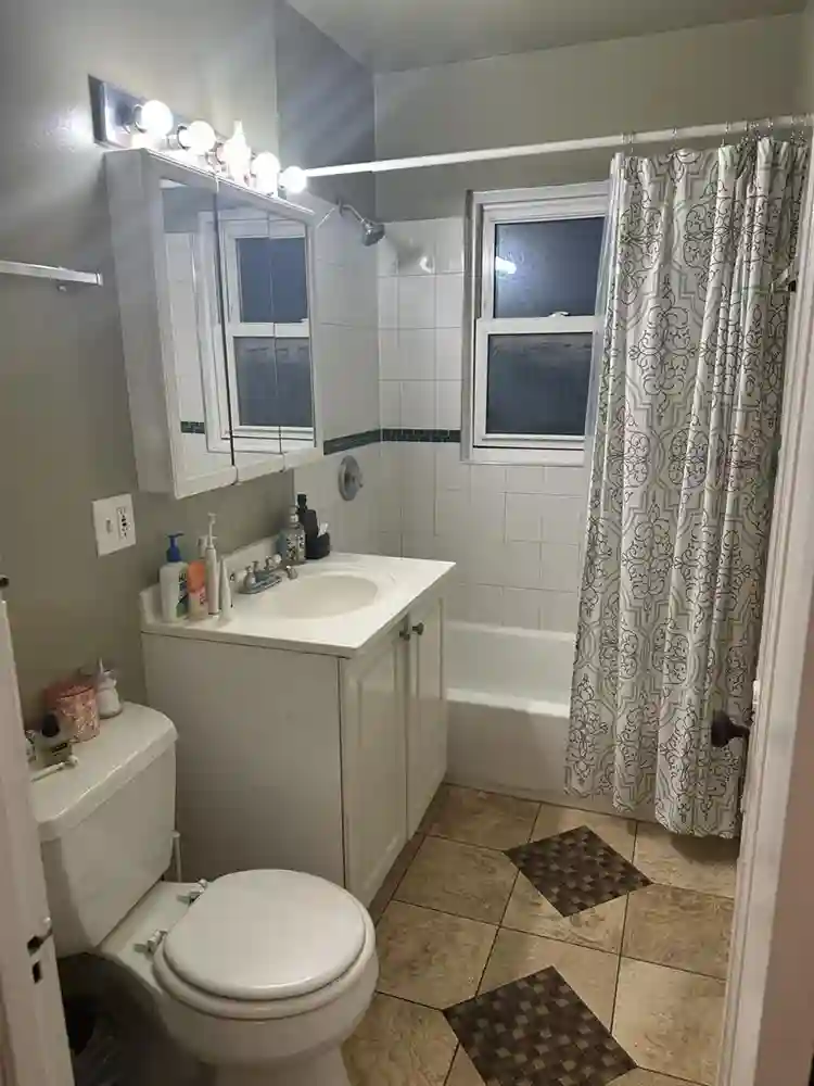 Spacious & Cozy Furnished Room