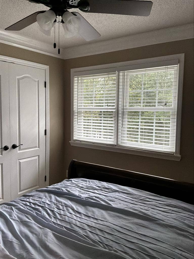 Habitacion disponible para mujer