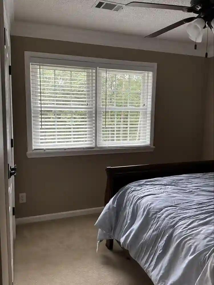 Habitacion disponible para mujer