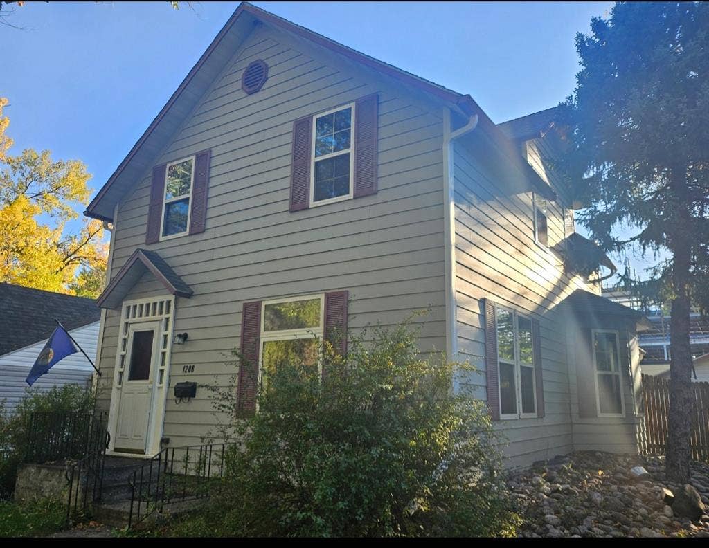 In search of like-minded roommate