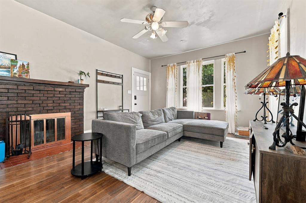 Quiet House Close to Hospitals