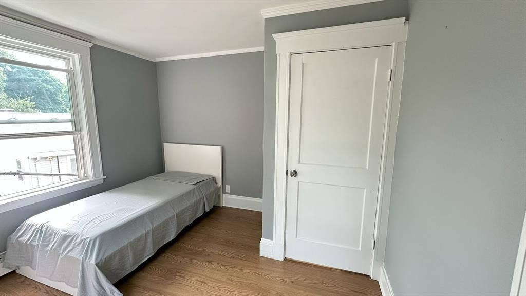 2 Rooms for Rent (Women Only)