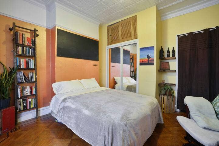 Beautiful XL Unfurnished Room