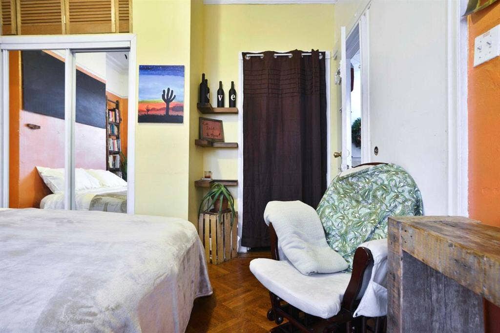 Beautiful XL Unfurnished Room