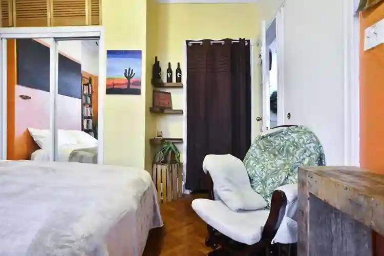 Beautiful XL Unfurnished Room