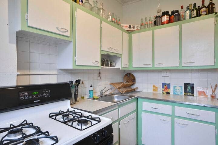 Beautiful XL Unfurnished Room