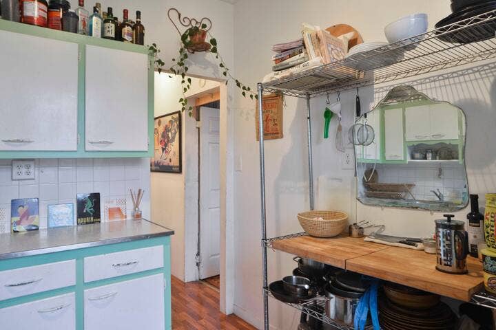 Beautiful XL Unfurnished Room