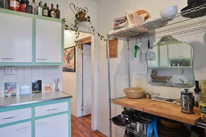 Beautiful XL Unfurnished Room