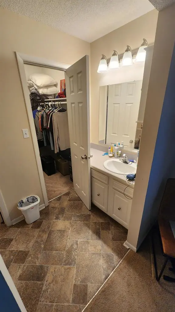 Master bedroom Room for rent