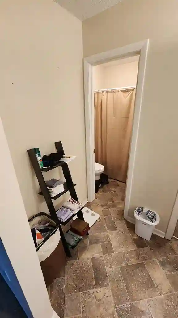 Master bedroom Room for rent