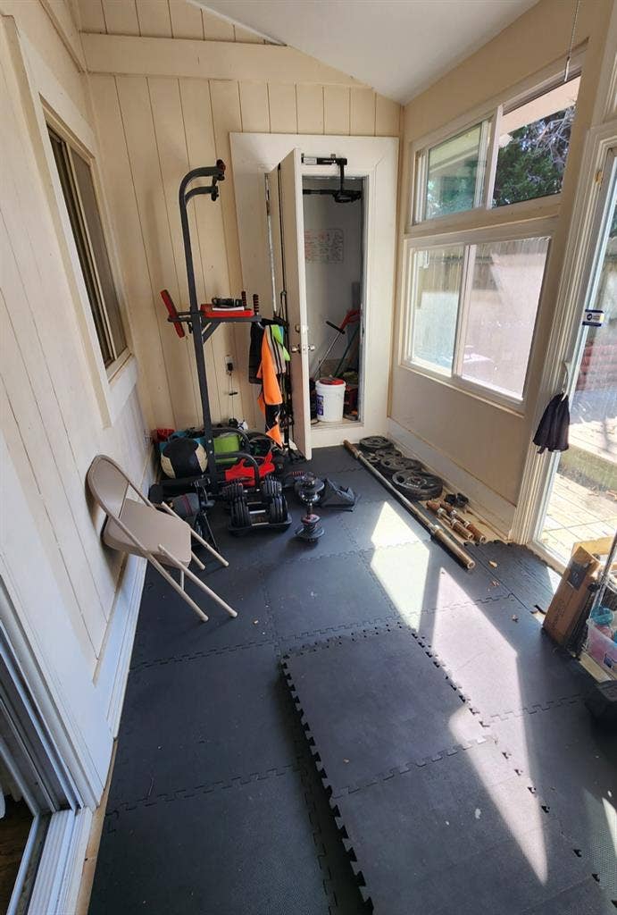 Master bedroom Room for rent