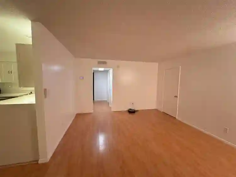 2-bed 1-bath - 7 min walk to Strip