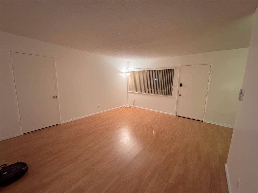 2-bed 1-bath - 7 min walk to Strip