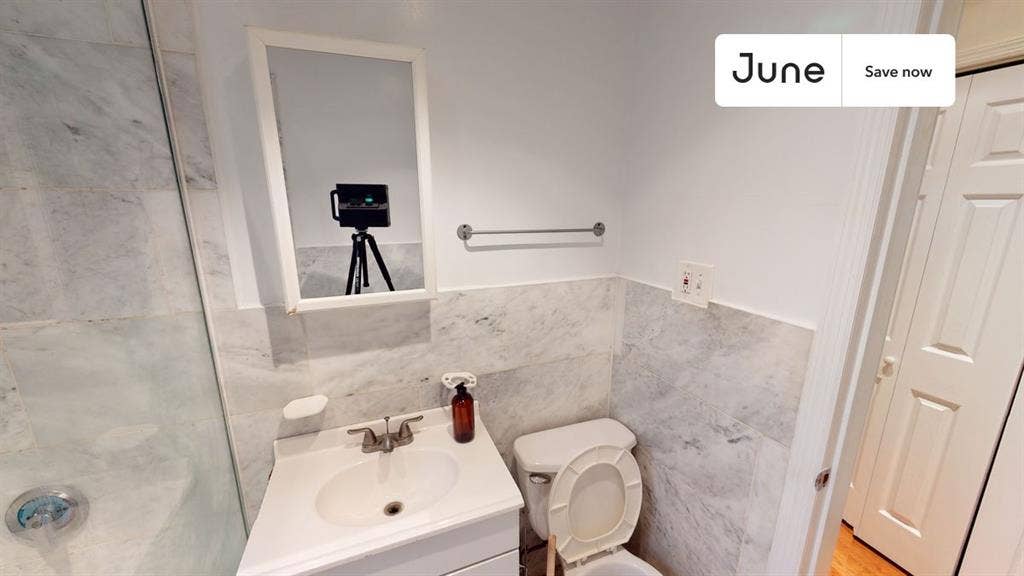 2 BR in New York City