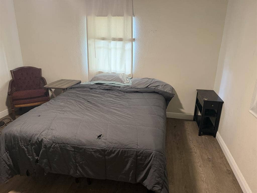 Seeking roommate for private room