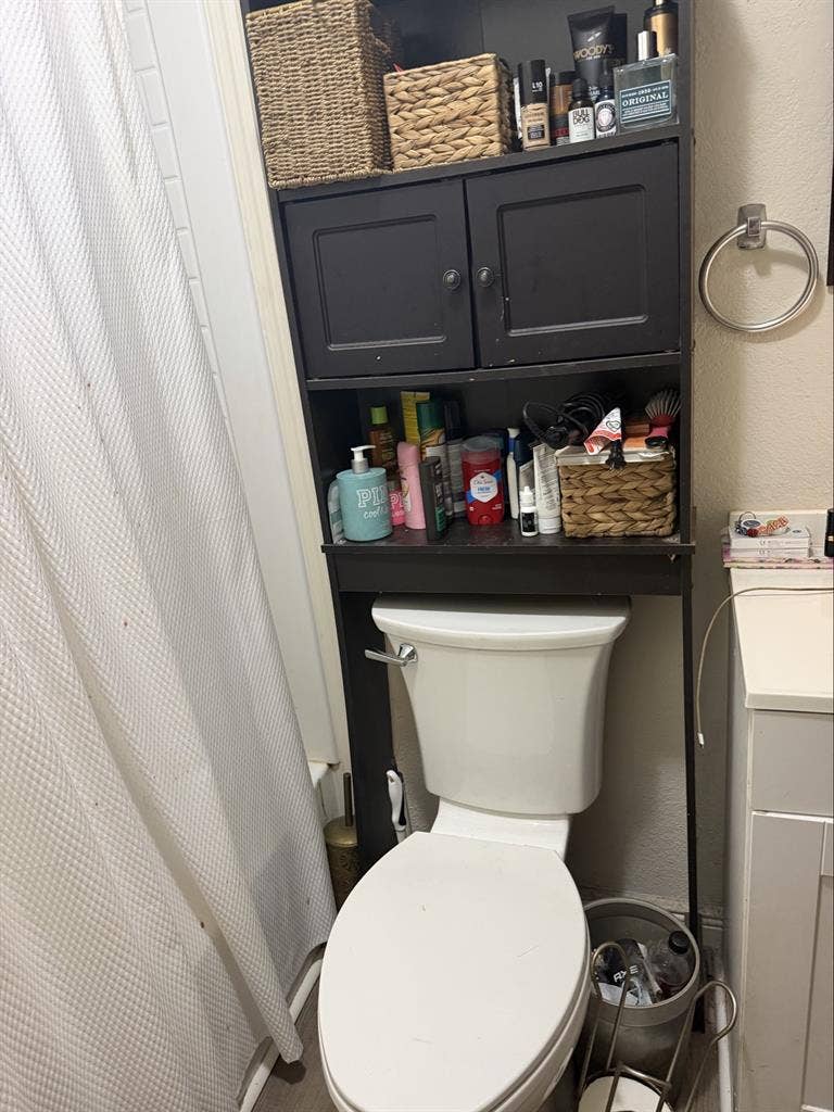 Seeking roommate for private room