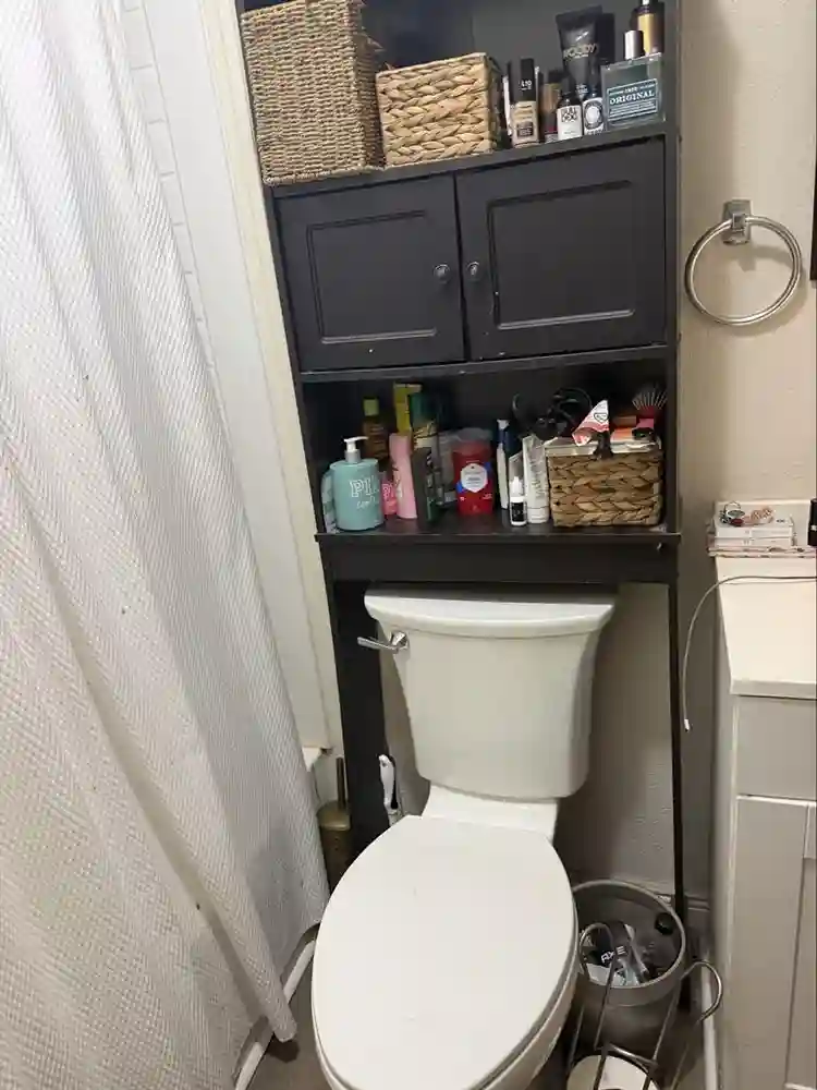Seeking roommate for private room