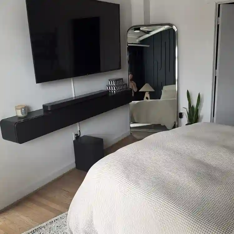 Fully furnished room in midtown