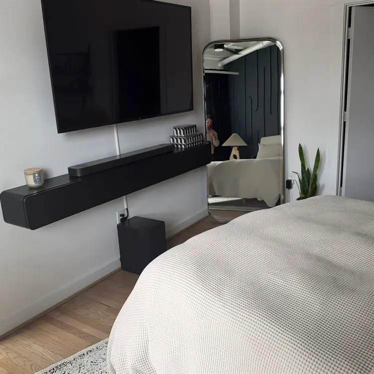 Fully furnished room in midtown