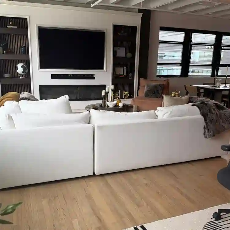 Fully furnished room in midtown